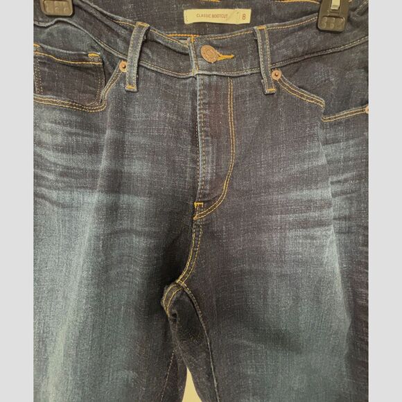 Women's Levi Classic Bootcut Jean, Size 8 Short - Picture 4 of 9